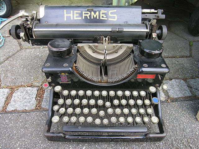 640px-TypewriterHermes